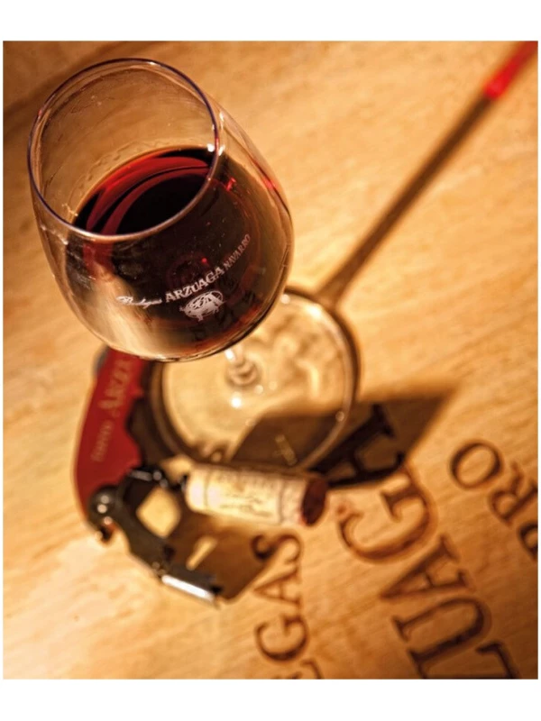 Arzuaga Crianza, wooden box