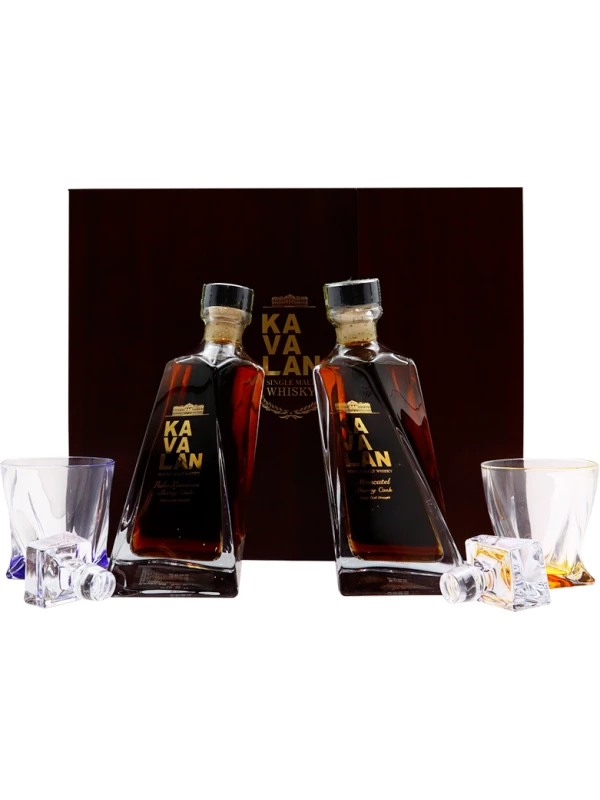 Kavalan Solist Moscatel (57,8%) and Kavalan Solist Pedro Ximenez (57,8%), wooden box, with two glasses