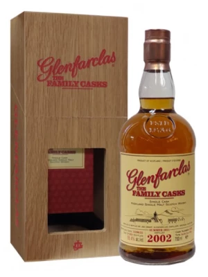 Виски Glenfarclas 2002 Family Casks (55,4%), in wooden box 2002 0.75 л