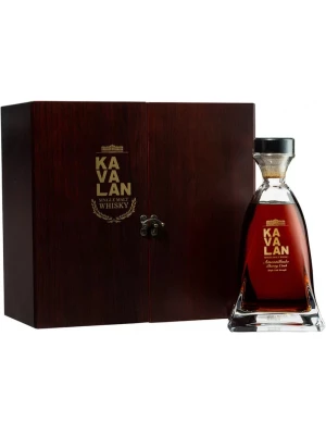 Виски Kavalan, Solist Amontillado Sherry Cask (56,3%), wooden box with glass 0.95 л