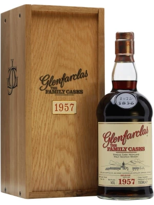 Виски Glenfarclas 1957 Family Casks (50.3%), in wooden box 1957 0.7 л