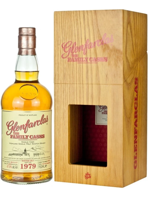 Glenfarclas 1979 Family Casks (48,4%), in wooden box