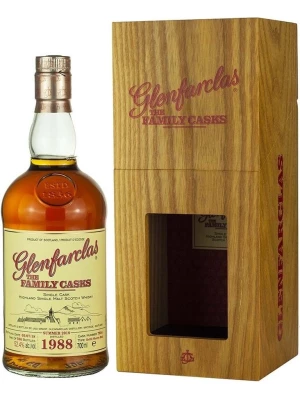 Виски Glenfarclas 1988 Family Casks (49,2%), wooden box 1988 0.7 л