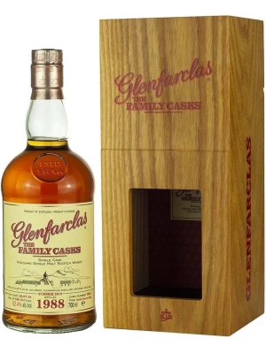 Виски Glenfarclas 1988 Family Casks (52,4%), wooden box 1988 0.7 л