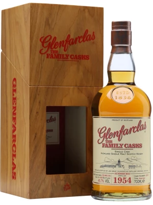 Виски Glenfarclas 1954 Family Casks (46,7%), wooden box 1954 0.7 л