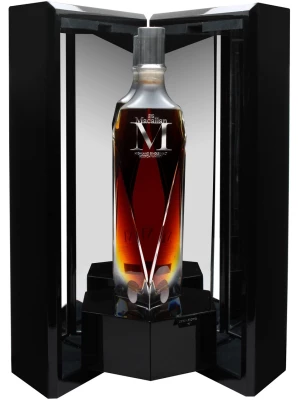 Виски The Macallan 1824 Series M (44%), wooden box 0.7 л