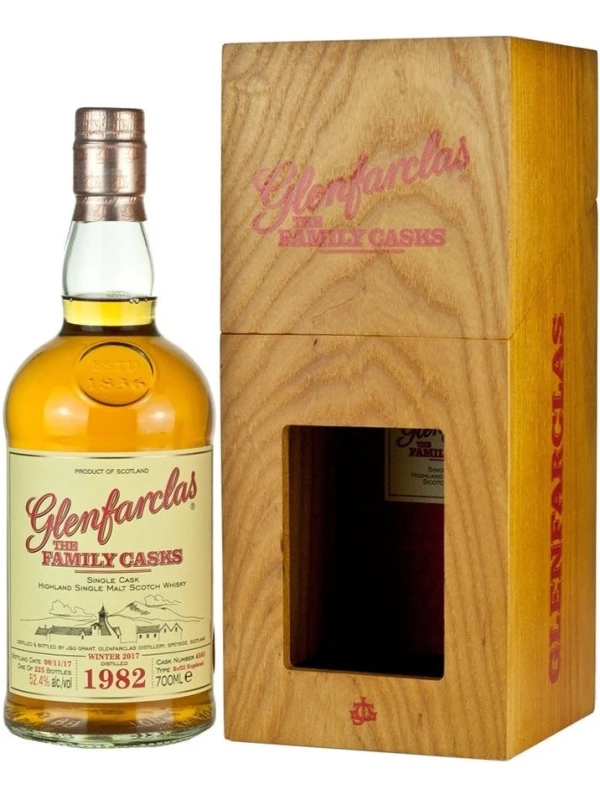 Glenfarclas 1982 Family Casks (52,4%), wooden box
