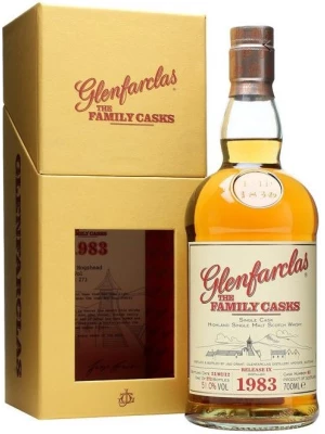 Виски Glenfarclas 1983 Family Casks, in gift box 1983 0.7 л