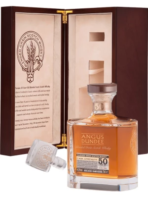 Виски Angus Dundee Blended Grain 50 Years Old, wooden box 0.7 л