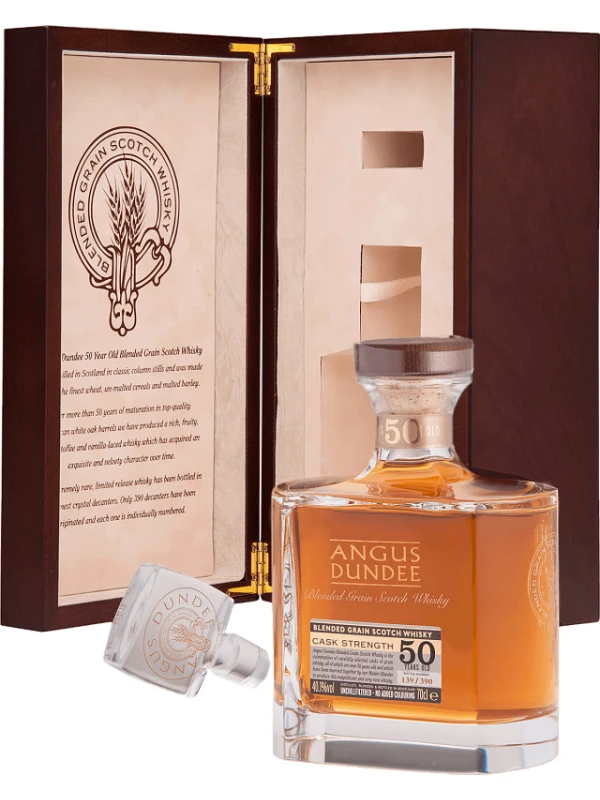 Angus Dundee Blended Grain 50 Years Old, wooden box