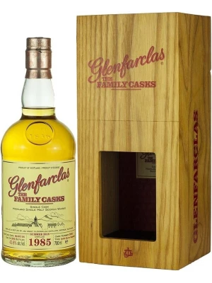 Виски Glenfarclas 1985 Family Casks (43,6%), wooden box 1985 0.7 л