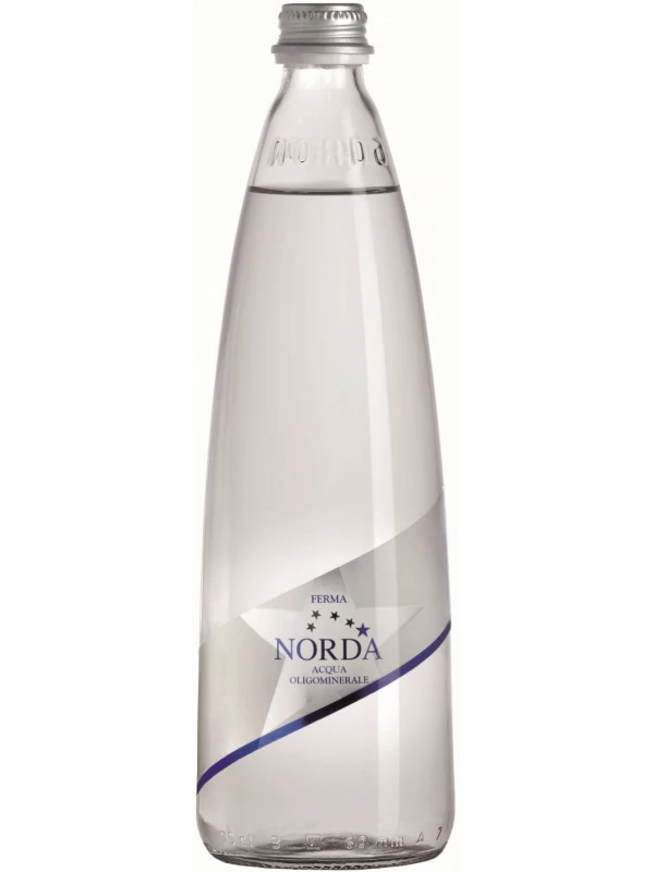 Norda Still, Glass
