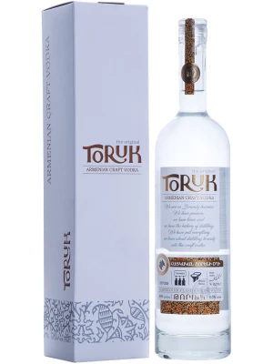 Водка Toruk Craft, gift box 0.75 л