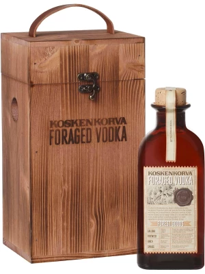 Водка Koskenkorva Foraged, wooden box 0.7 л