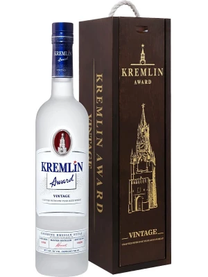 Водка Kremlin Award Vintage, wooden box 0.7 л